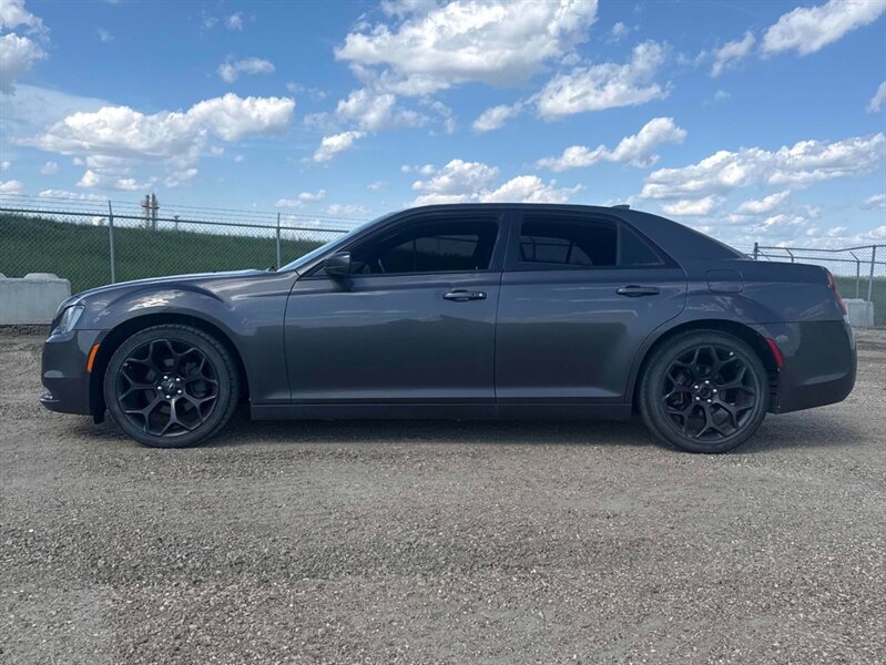 2019 Chrysler 300 Series S - Photo 3 - Acheson, AB T7X 5A3