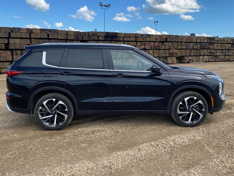 2023 Mitsubishi Outlander LE AWD - Photo 4 - St Albert, AB T8N 3Z7