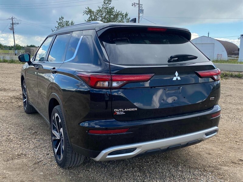 2023 Mitsubishi Outlander LE AWD - Photo 6 - St Albert, AB T8N 3Z7