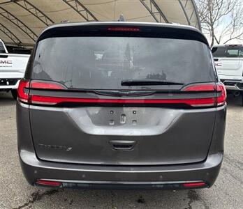 2023 Chrysler Pacifica Touring L Sunroof S package   - Photo 7 - St Albert, AB T8N 3Z7