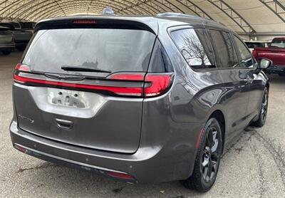 2023 Chrysler Pacifica Touring L Sunroof S package   - Photo 8 - St Albert, AB T8N 3Z7