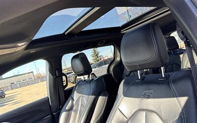 2023 Chrysler Pacifica Touring L Sunroof S package   - Photo 14 - St Albert, AB T8N 3Z7