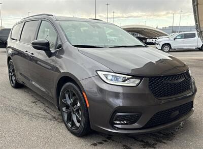 2023 Chrysler Pacifica Touring L Sunroof S package   - Photo 4 - St Albert, AB T8N 3Z7