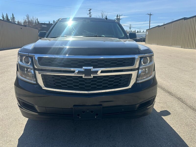 2018 Chevrolet Suburban LS 4x4 - Photo 3 - St Albert, AB T8N 3Z7