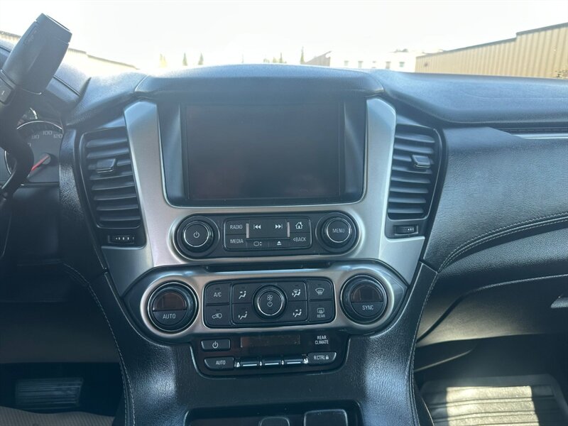 2018 Chevrolet Suburban LS 4x4 - Photo 12 - St Albert, AB T8N 3Z7