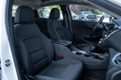 2023 Chevrolet Malibu LT Sunroof Sport Edition   - Photo 12 - St Albert, AB T8N 3Z7