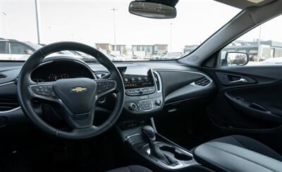 2023 Chevrolet Malibu LT Sunroof Sport Edition   - Photo 10 - St Albert, AB T8N 3Z7