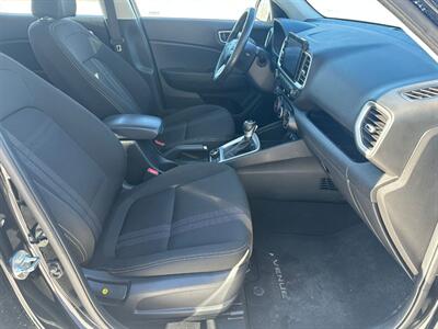 2024 Hyundai VENUE Preferred   - Photo 14 - St Albert, AB T8N 3Z7