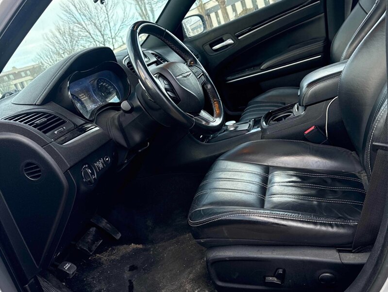 2022 Chrysler 300 Series S - Photo 8 - Acheson, AB T7X 5A3