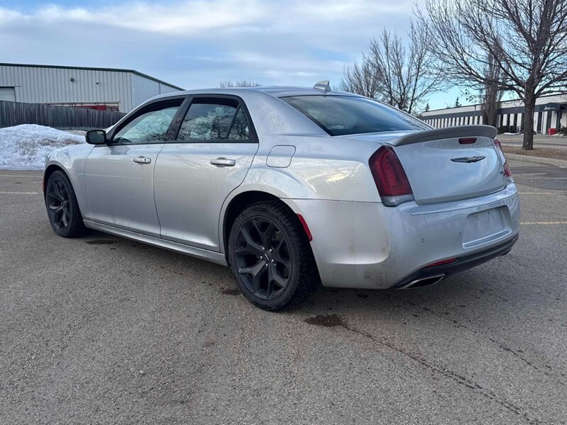 2022 Chrysler 300 Series S - Photo 4 - Acheson, AB T7X 5A3