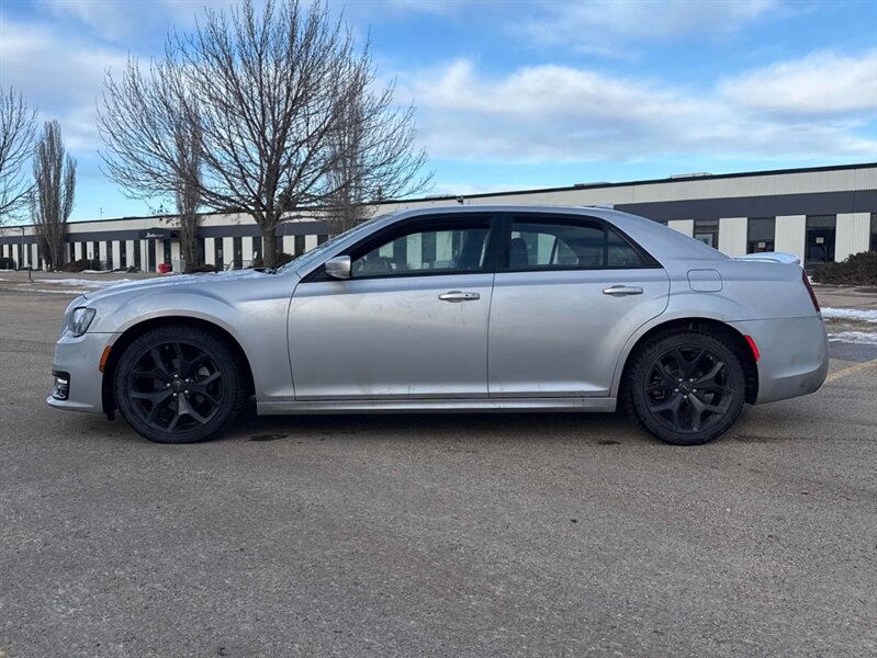 2022 Chrysler 300 Series S - Photo 3 - Acheson, AB T7X 5A3