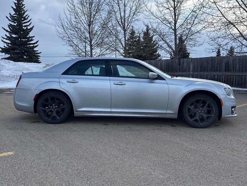 2022 Chrysler 300 Series S - Photo 7 - Acheson, AB T7X 5A3