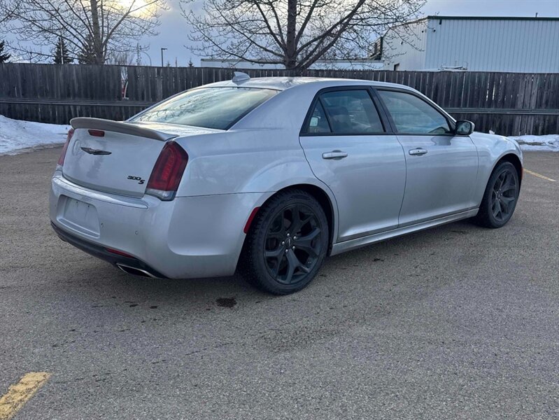 2022 Chrysler 300 Series S - Photo 6 - Acheson, AB T7X 5A3