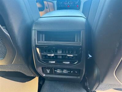 2023 Jeep Grand Cherokee Limited Black Pack  4x4 - Photo 19 - St Albert, AB T8N 3Z7