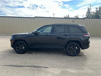 2023 Jeep Grand Cherokee Limited Black Pack  4x4 - Photo 2 - St Albert, AB T8N 3Z7