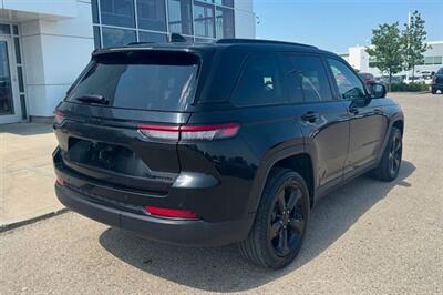 2023 Jeep Grand Cherokee Limited Black Pack  4x4 - Photo 9 - St Albert, AB T8N 3Z7