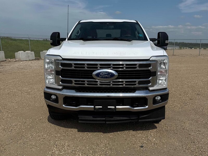 2023 Ford F-350 Super Duty XLT 7.3L LB 4x4 - Photo 2 - Acheson, AB T7X 5A3