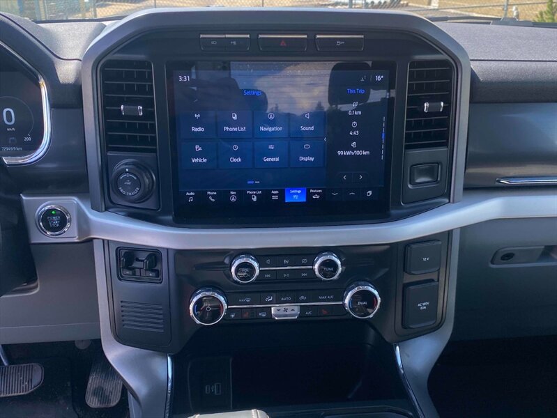 2022 Ford F-150 Lightning Pro Electric - Photo 11 - Edmonton, AB T5L 2J7