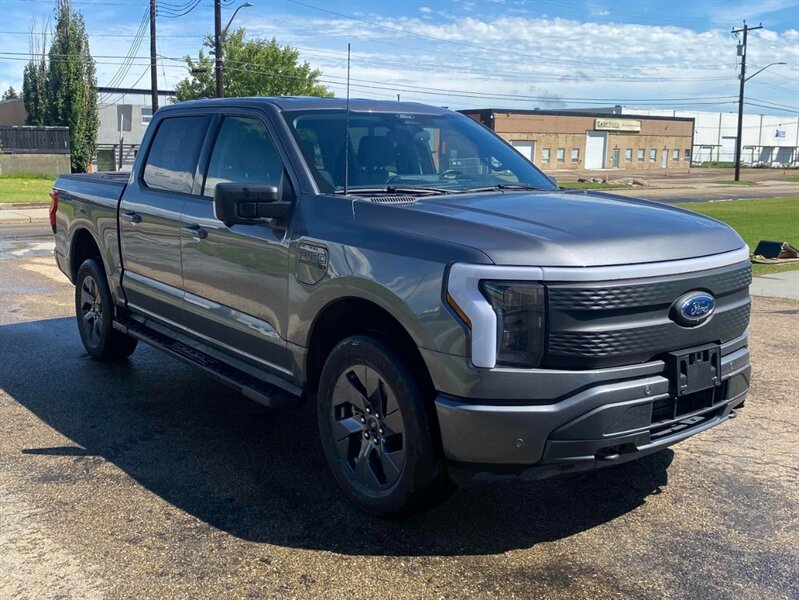 2022 Ford F-150 Lightning Pro Electric - Photo 2 - Edmonton, AB T5L 2J7