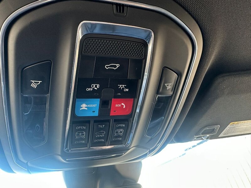 2024 Jeep Grand Cherokee Limited 4x4 - Photo 17 - St Albert, AB T8N 3Z7