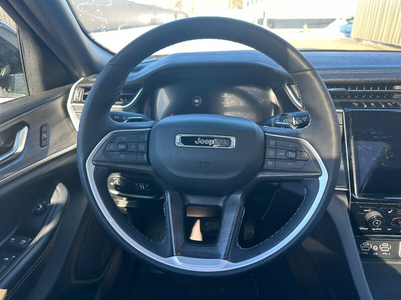 2024 Jeep Grand Cherokee Limited 4x4 - Photo 11 - St Albert, AB T8N 3Z7