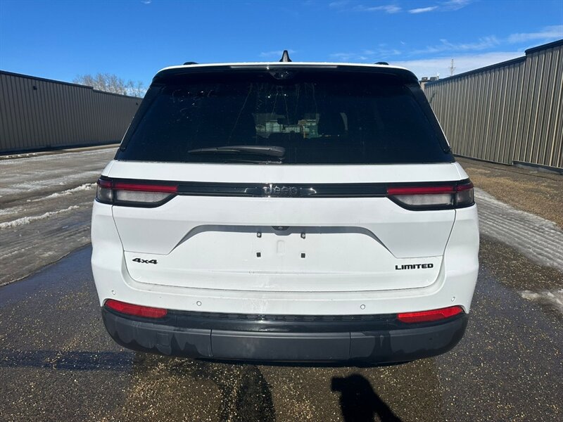 2024 Jeep Grand Cherokee Limited 4x4 - Photo 8 - St Albert, AB T8N 3Z7