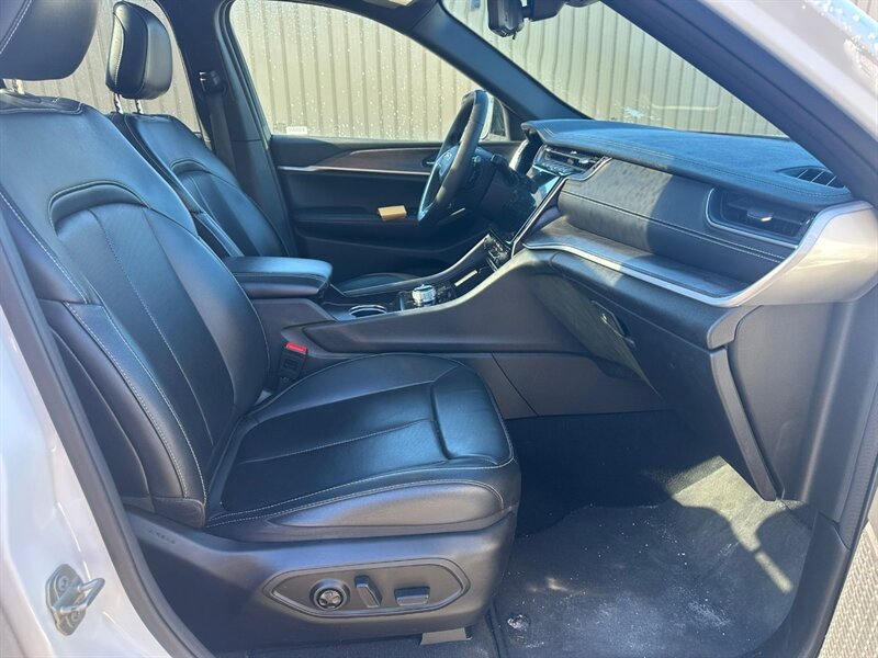 2024 Jeep Grand Cherokee Limited 4x4 - Photo 15 - St Albert, AB T8N 3Z7