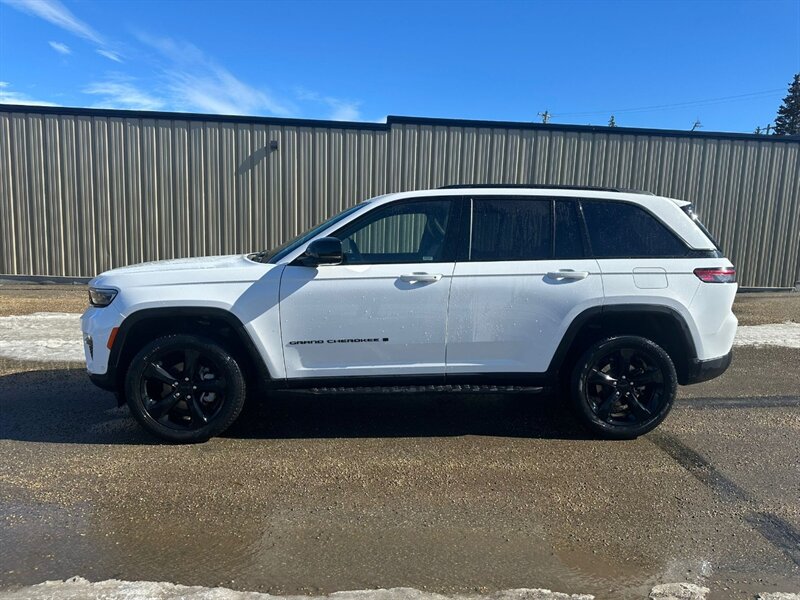 2024 Jeep Grand Cherokee Limited 4x4 - Photo 3 - St Albert, AB T8N 3Z7