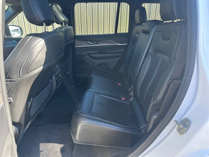2024 Jeep Grand Cherokee Limited 4x4 - Photo 18 - St Albert, AB T8N 3Z7