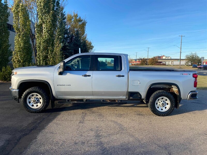 2023 Chevrolet Silverado 2500 HD 6.6L V8 - Photo 3 - Edmonton, AB T5L 2J7