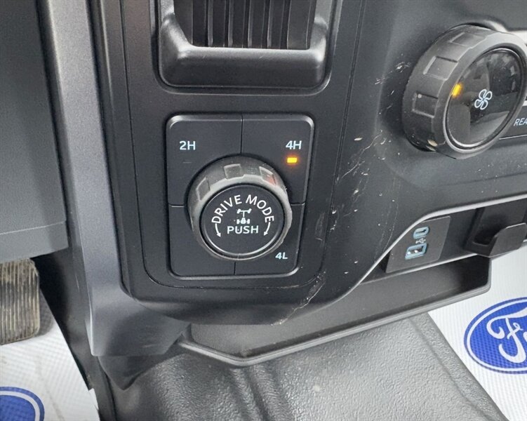 2023 Ford F-150 XLT 5.0L 4x4 - Photo 13 - St Albert, AB T8N 3Z7