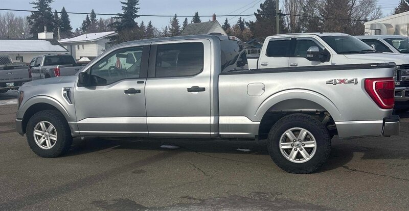 2023 Ford F-150 XLT 5.0L 4x4 - Photo 2 - St Albert, AB T8N 3Z7