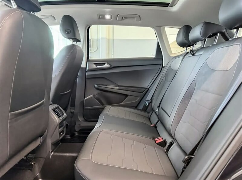 2025 Volkswagen Taos Comfortline Black Edition 4Motion AWD - Photo 11 - Edmonton, AB T5L 2J7