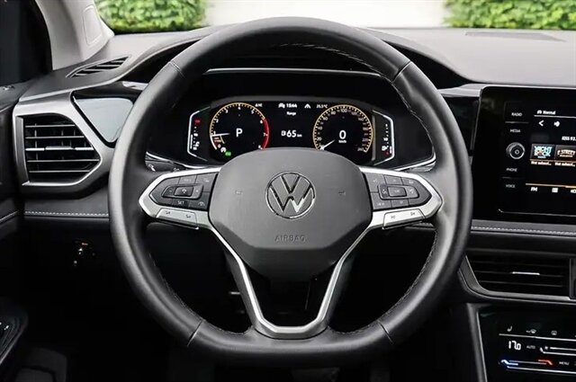 2025 Volkswagen Taos Comfortline Black Edition 4Motion AWD - Photo 7 - Edmonton, AB T5L 2J7