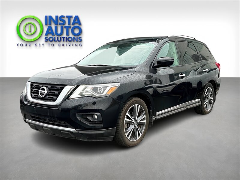 2017 Nissan Pathfinder Platinum  4X4