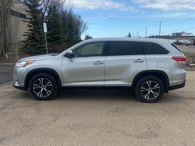 2019 Toyota Highlander LE AWD 8 PASSENGER   - Photo 4 - Edmonton, AB T5L 2J7