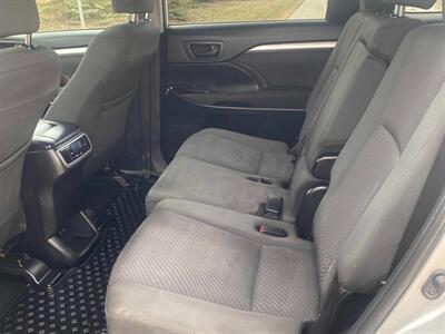 2019 Toyota Highlander LE AWD 8 PASSENGER   - Photo 11 - Edmonton, AB T5L 2J7