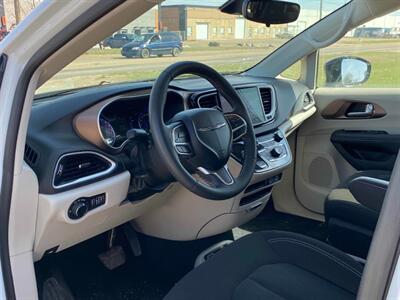 2024 Chrysler Grand Caravan SXT   - Photo 9 - Edmonton, AB T5L 2J7