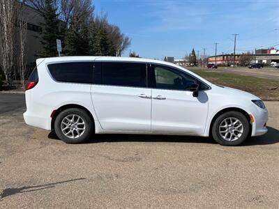 2024 Chrysler Grand Caravan SXT   - Photo 4 - Edmonton, AB T5L 2J7