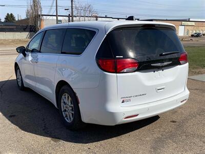2024 Chrysler Grand Caravan SXT   - Photo 7 - Edmonton, AB T5L 2J7