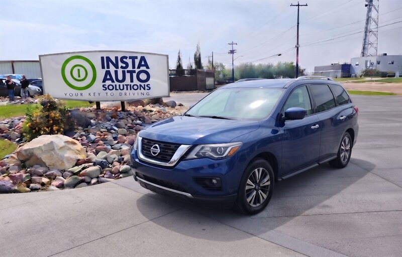 2019 Nissan Pathfinder SV  4x4 - Photo 1 - Edmonton, AB T5L 2J7