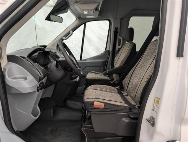 2018 Ford Transit Passenger Wagon 150 XL High roof - Photo 5 - Edmonton, AB T5L 2J7