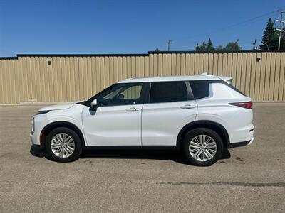 2024 Mitsubishi Outlander LE Limited  AWD - Photo 2 - St Albert, AB T8N 3Z7