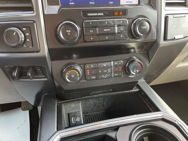 2022 Ford F-350 Super Duty XLT PREMIUM PACKAGE FX4 OFF-ROAD - Photo 10 - Edmonton, AB T5L 2J7