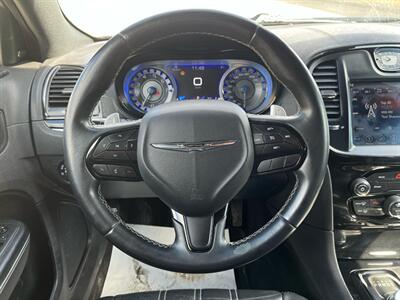 2018 Chrysler 300 Series S   - Photo 9 - St Albert, AB T8N 3Z7