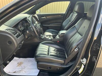 2018 Chrysler 300 Series S   - Photo 10 - St Albert, AB T8N 3Z7