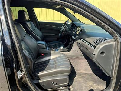 2018 Chrysler 300 Series S   - Photo 12 - St Albert, AB T8N 3Z7