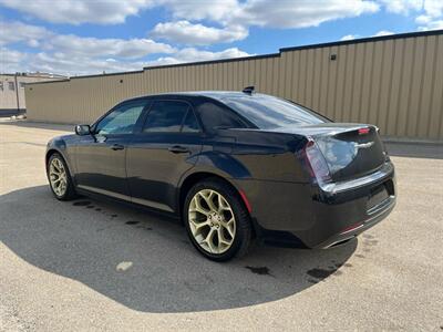 2018 Chrysler 300 Series S   - Photo 6 - St Albert, AB T8N 3Z7