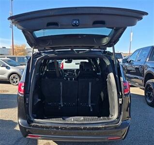 2024 Chrysler Pacifica Touring L Sunroof S package - Photo 7 - St Albert, AB T8N 3Z7