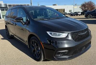 2024 Chrysler Pacifica Touring L Sunroof S package - Photo 4 - St Albert, AB T8N 3Z7